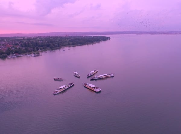 150606_Aliesch_150_Jahre_URh_Flottenparade_Luftaufnahme_Schiffe_Flotte_Drohne_Stern_Sonnenuntergang_Untersee